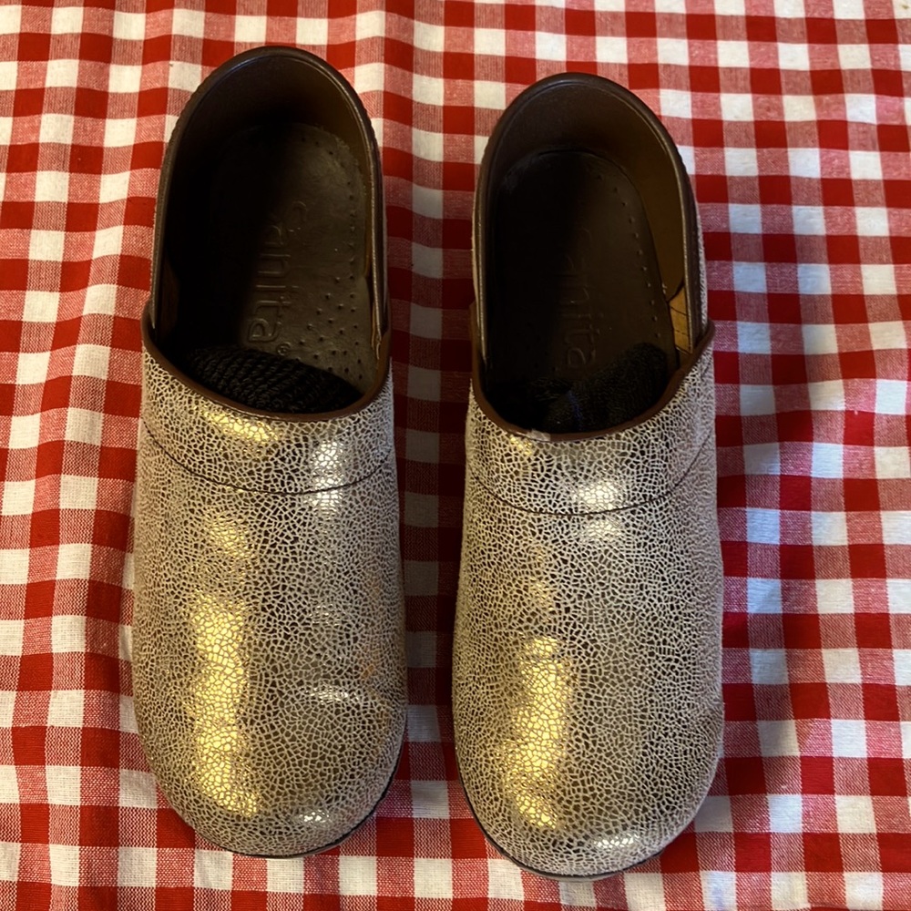 Sanita Danish clogs - Gold crackle. EU 39.